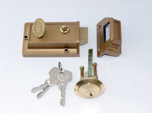 图片 Yale Night Latch 60MM Gold Lacquer